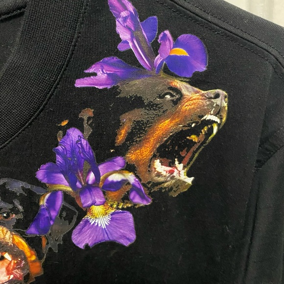 Givenchy Rottweiler Orchid Graphic Crewneck Tshirt - Picture 7 of 7
